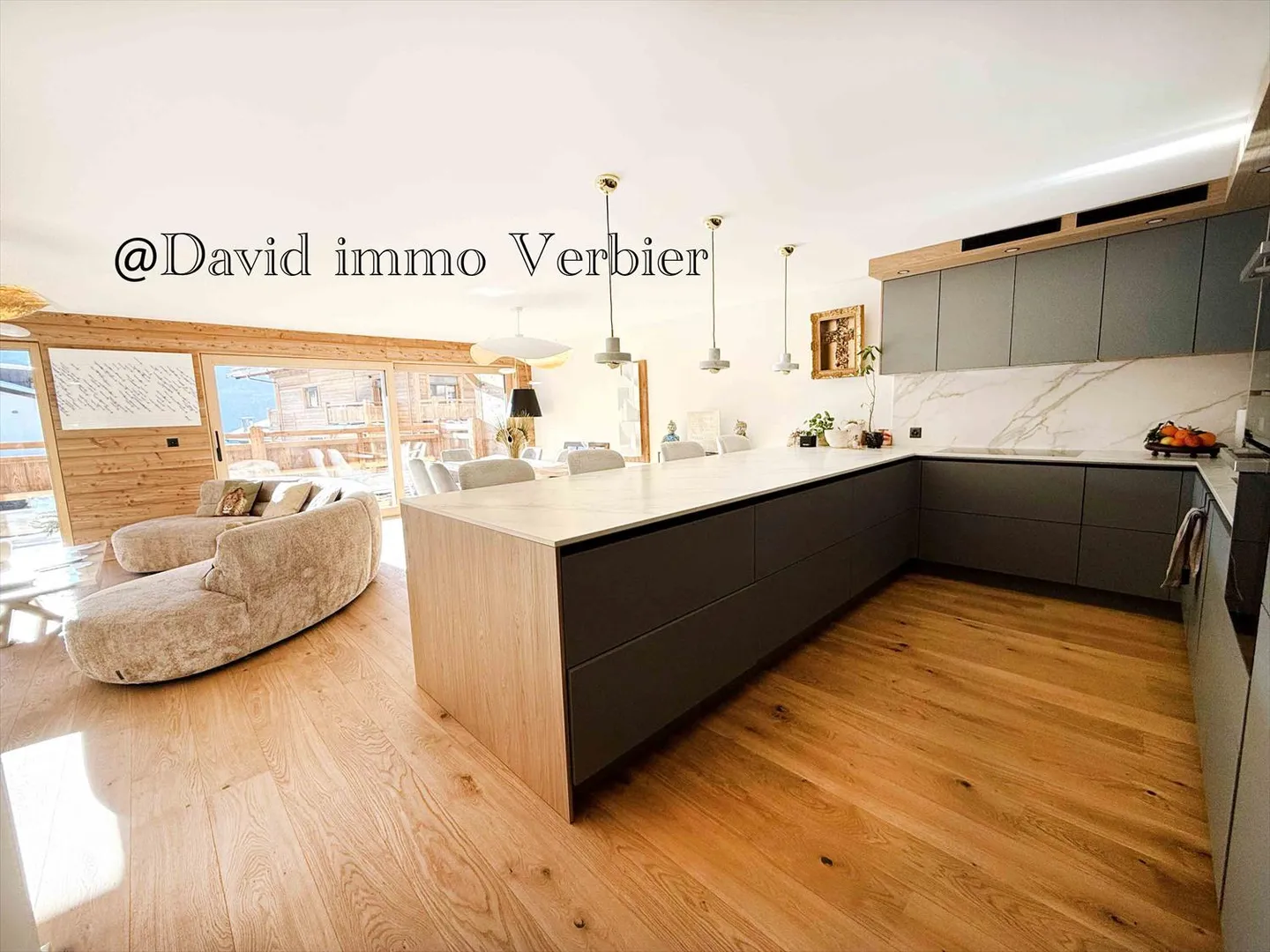 Appartamento con terrazza 7,5 stanze - Foto 4 di 20