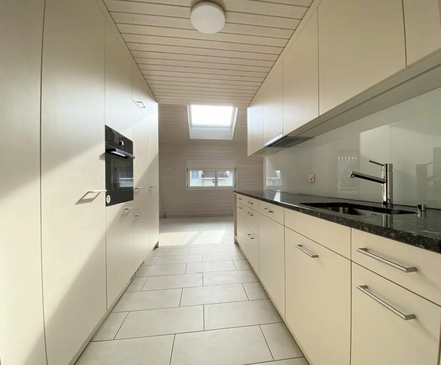 Appartement en duplex rénové de 5,5 pièces - Photo 1 sur 9