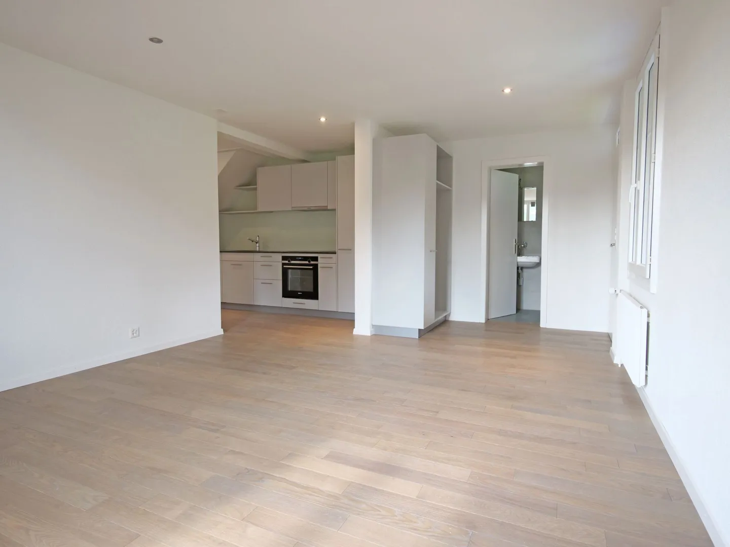 3.5-Room Maisonette Apartment (West) - Photo 5 of 12