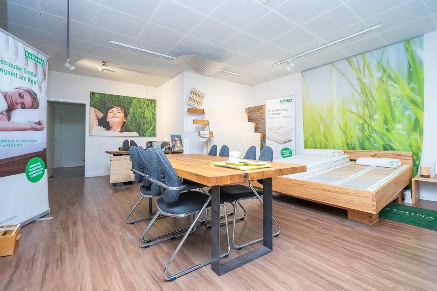 Spazio di vendita in una posizione privilegiata - inizia con noi! - Foto 3 di 6