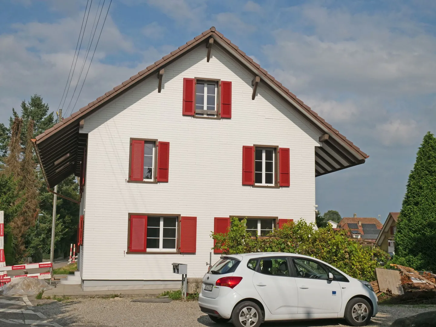 3.5-Room Maisonette Apartment (West) - Photo 3 of 12