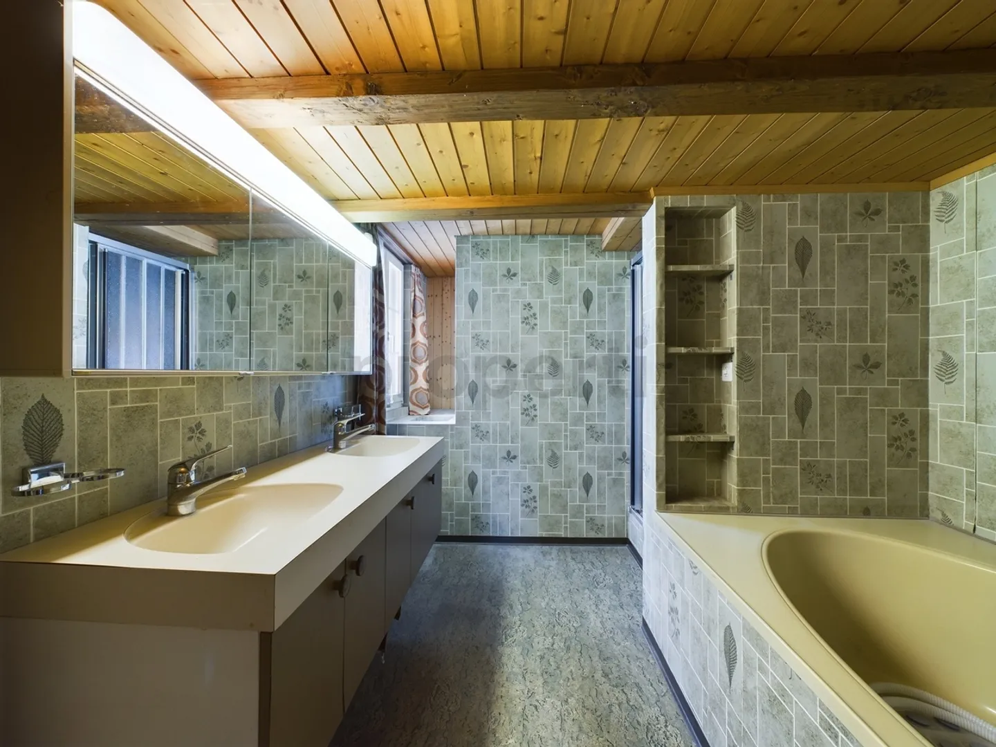 Unique 7.5-room residential house with versatile usage options in Libingen - Photo 11 of 13