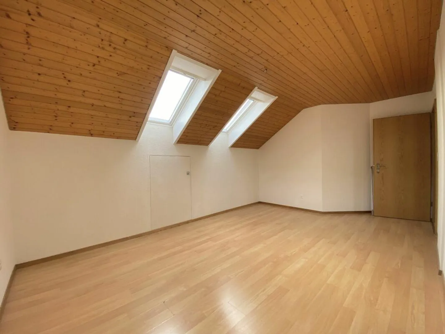 Appartement en duplex rénové de 5,5 pièces - Photo 5 sur 9