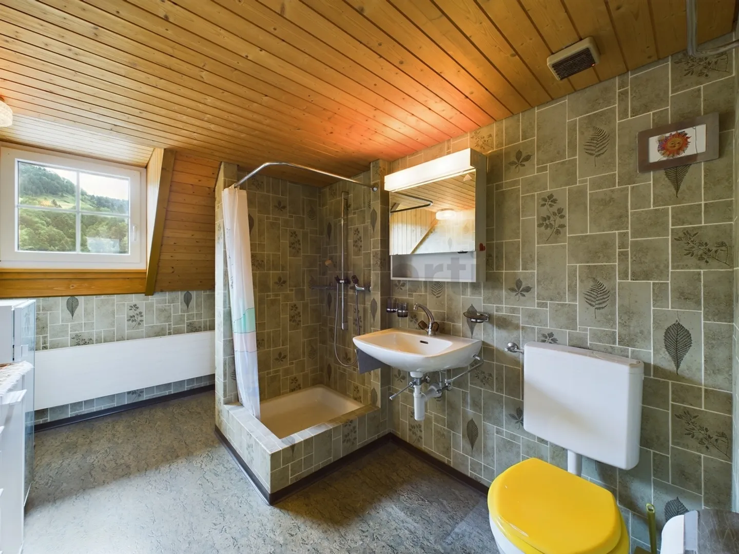 Unique 7.5-room residential house with versatile usage options in Libingen - Photo 12 of 13