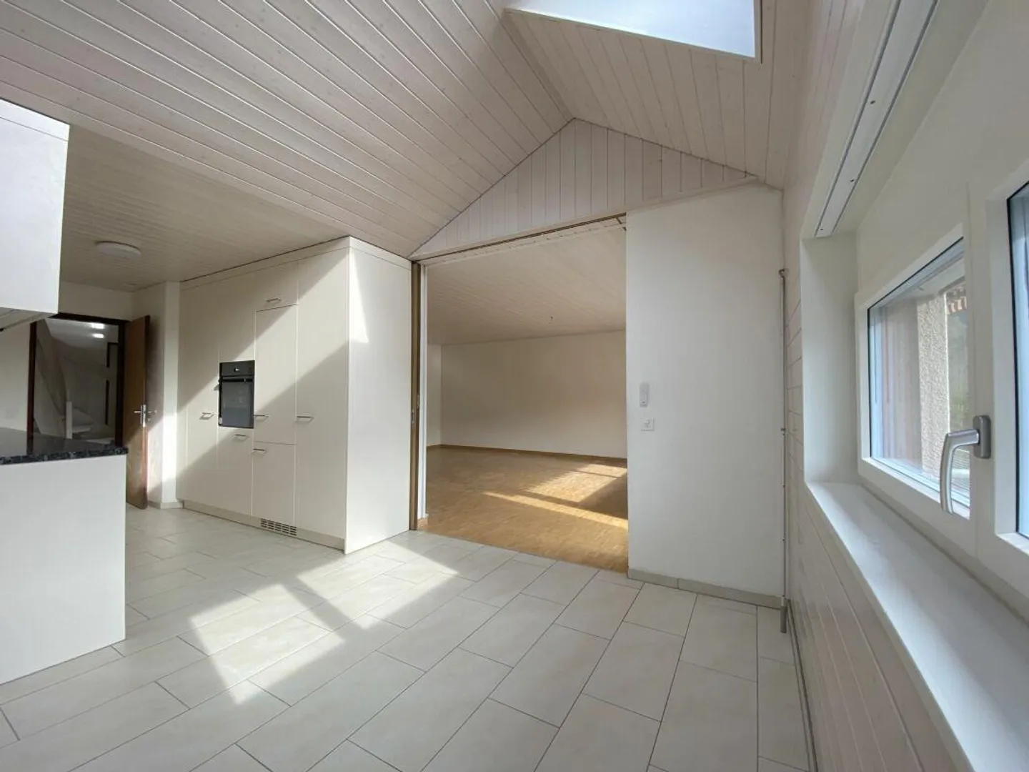 Appartement en duplex rénové de 5,5 pièces - Photo 4 sur 9