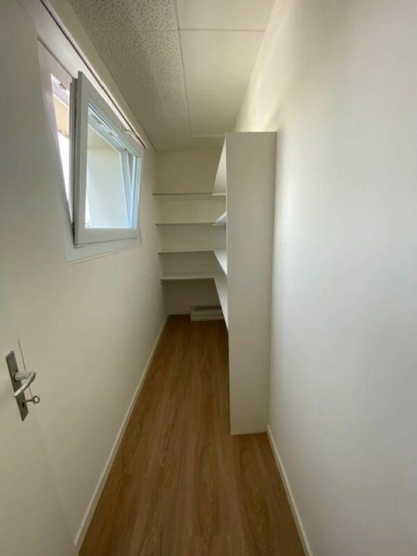 APPARTAMENTO 4 STANZE RINNOVATO DI RECENTE CON BALCONE - Foto 4 di 13