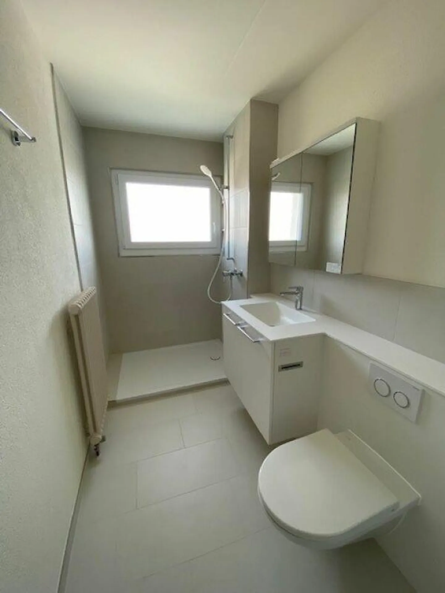 APPARTAMENTO 4 STANZE RINNOVATO DI RECENTE CON BALCONE - Foto 5 di 13