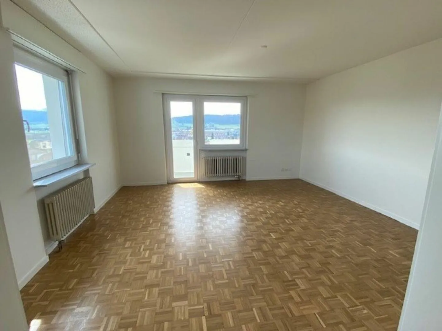 APPARTAMENTO 4 STANZE RINNOVATO DI RECENTE CON BALCONE - Foto 8 di 13