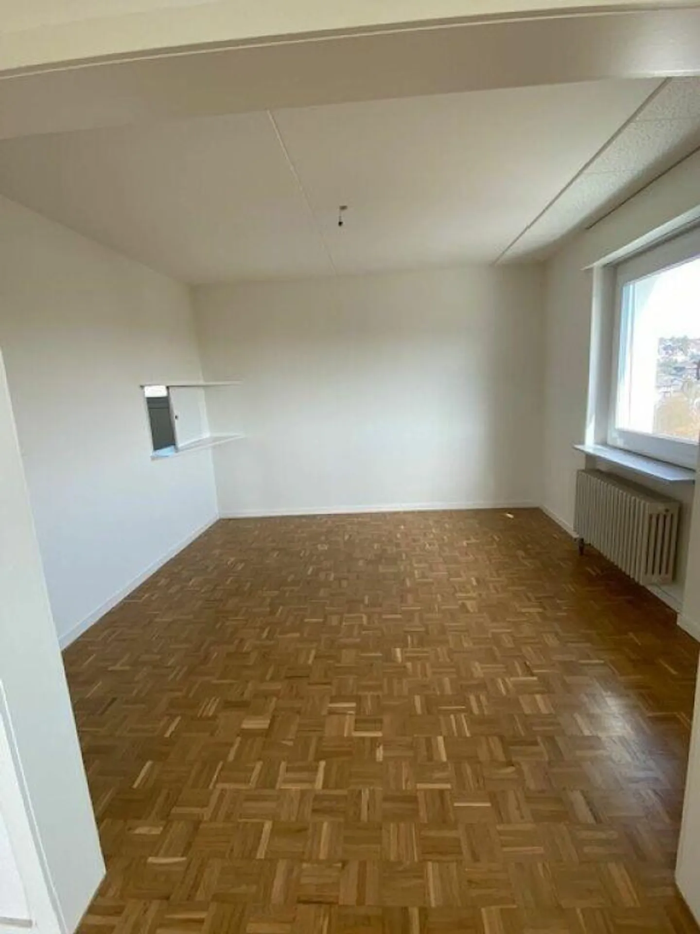 APPARTAMENTO 4 STANZE RINNOVATO DI RECENTE CON BALCONE - Foto 9 di 13