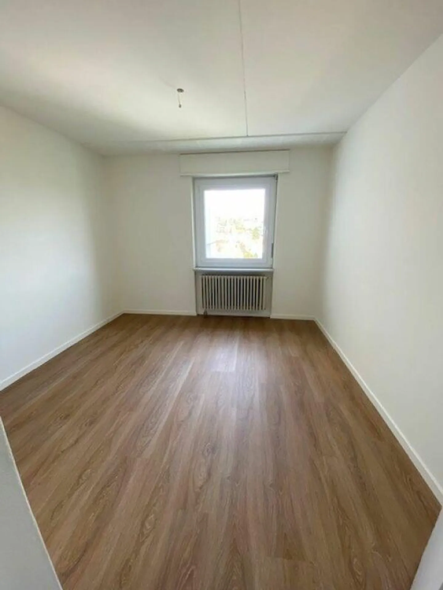 APPARTAMENTO 4 STANZE RINNOVATO DI RECENTE CON BALCONE - Foto 11 di 13