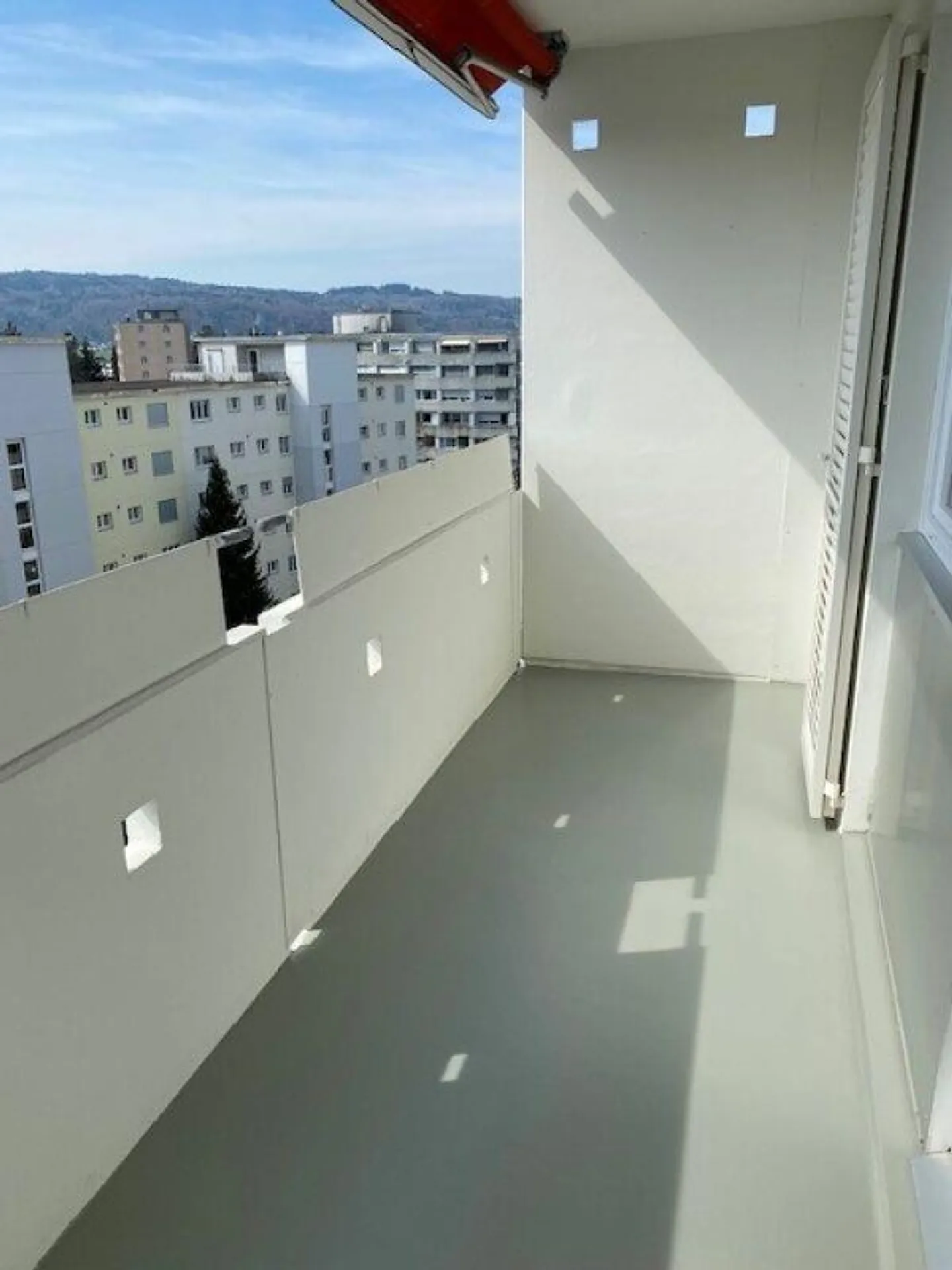 APPARTAMENTO 4 STANZE RINNOVATO DI RECENTE CON BALCONE - Foto 12 di 13