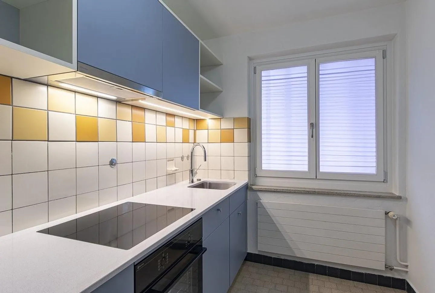 Appartement 4 pièces légèrement rénové dans un quartier calme - Photo 4 sur 10