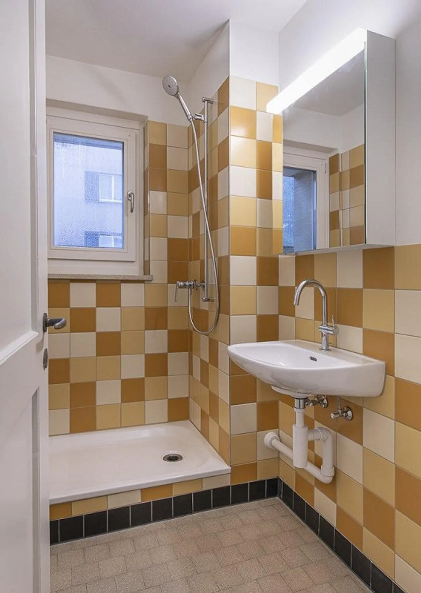 Appartement 4 pièces légèrement rénové dans un quartier calme - Photo 6 sur 10