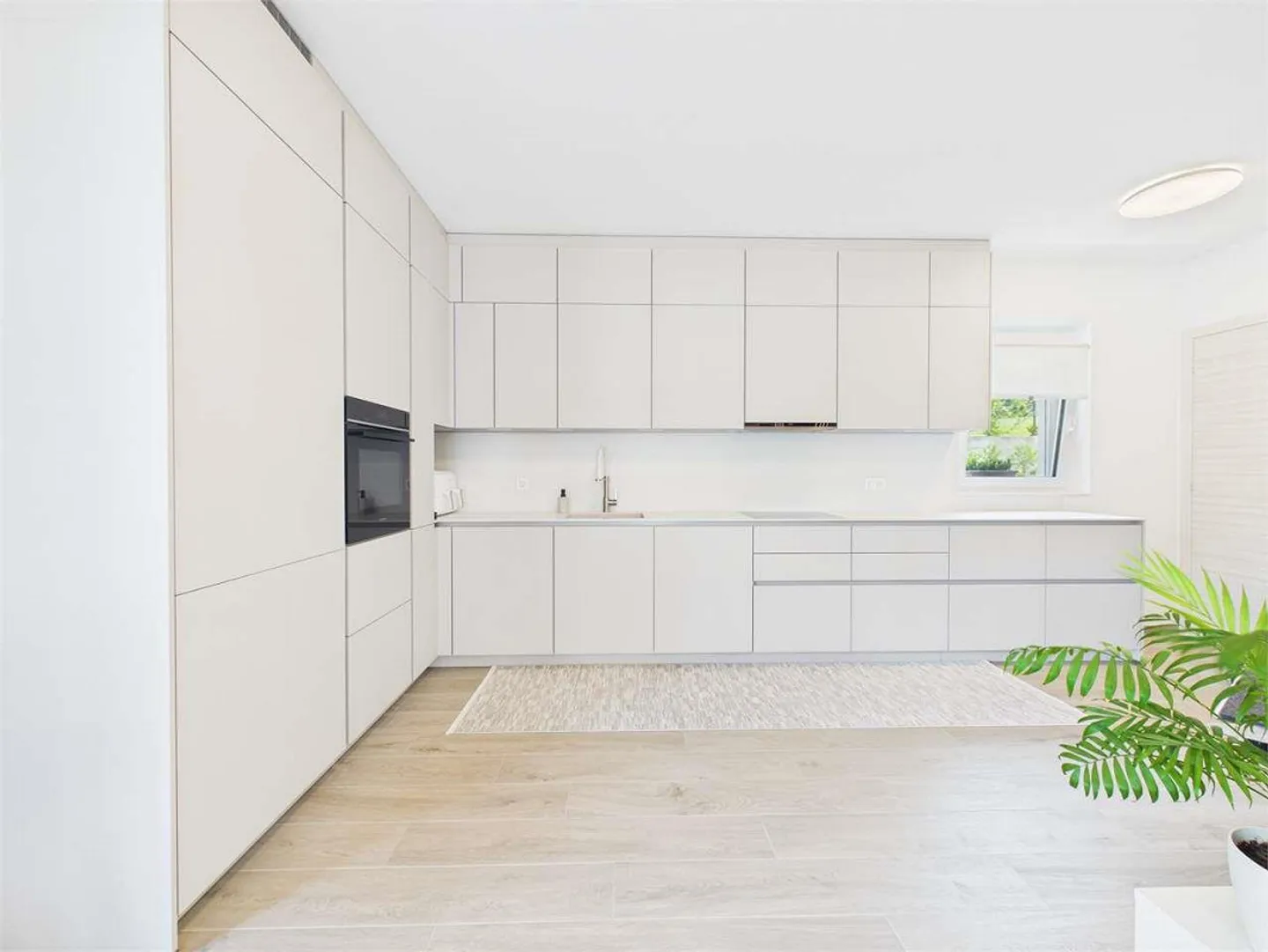 Villa moderne avec grand jardin à Sant'Antonino - Photo 3 sur 13