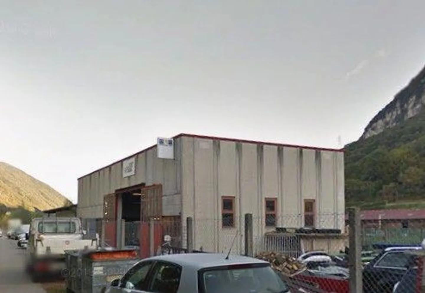 Immeuble mixte à vendre - Photo 2 sur 13