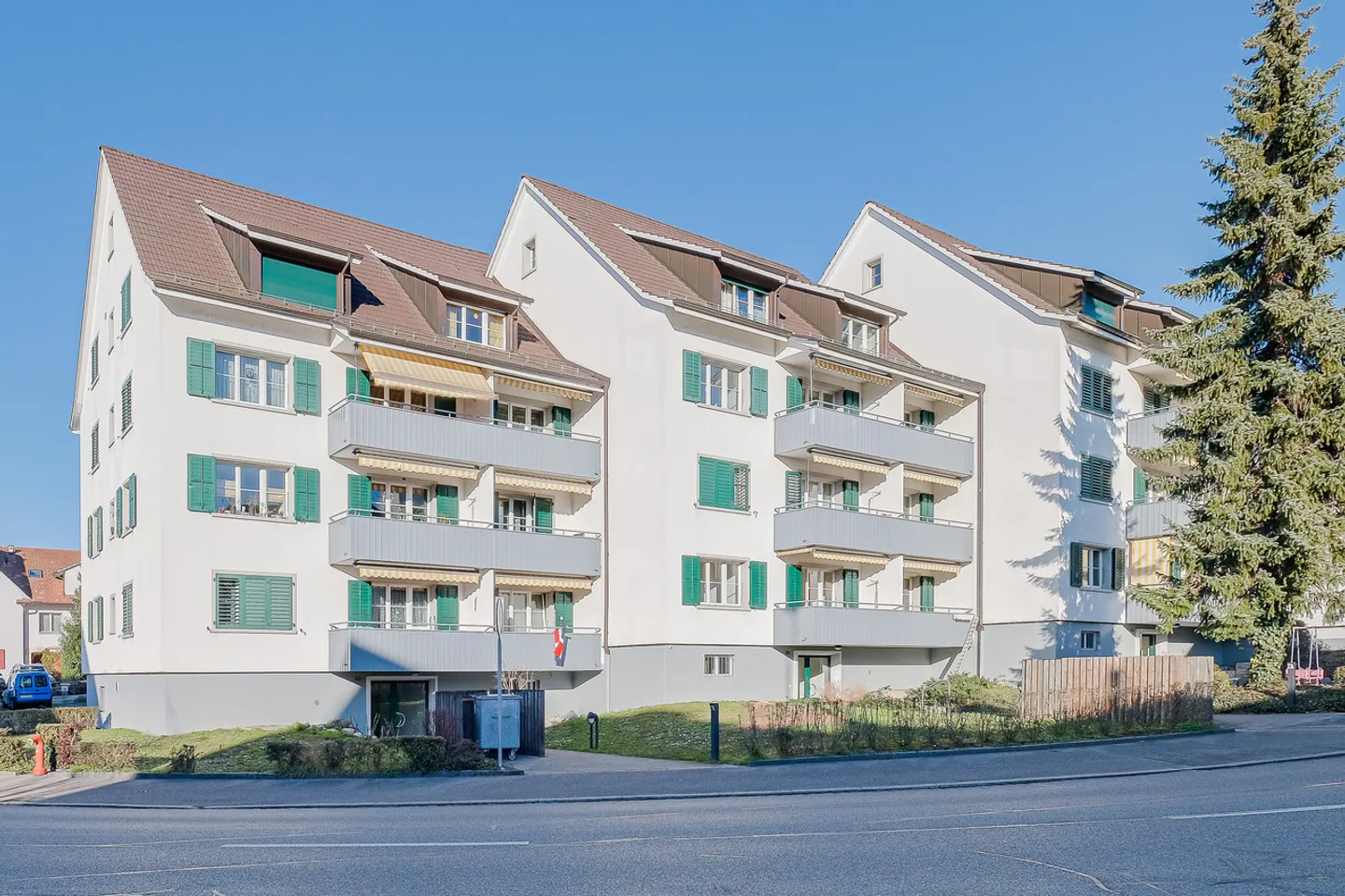 Atelier im Erdgeschoss mit WC und Waschbecken – Ideal als Büroraum - Foto 1 von 1