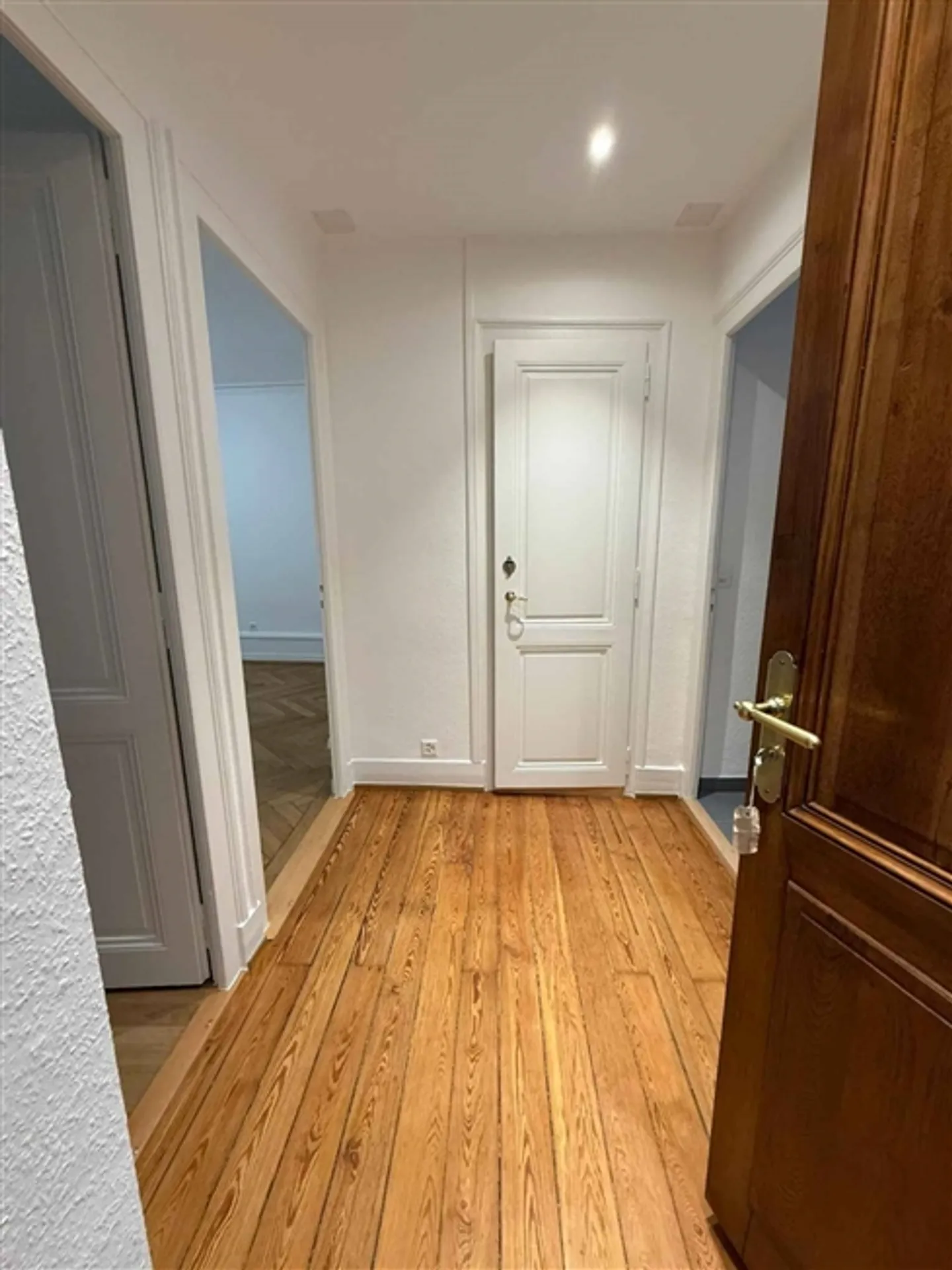 Charmante, appartement rénové au dernier étage - Photo 6 sur 7