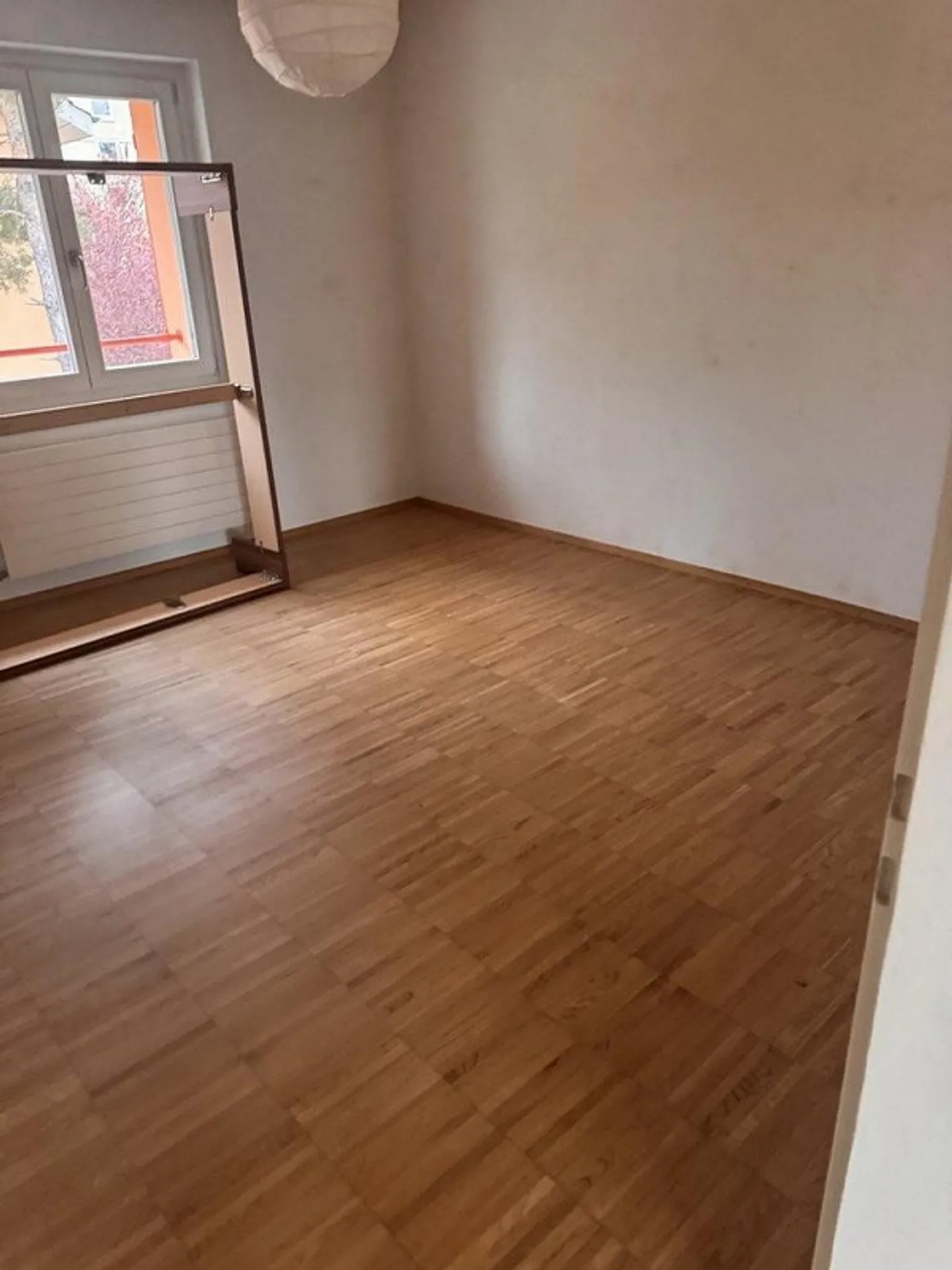 Appartement 4 pièces légèrement rénové dans un quartier calme - Photo 10 sur 10