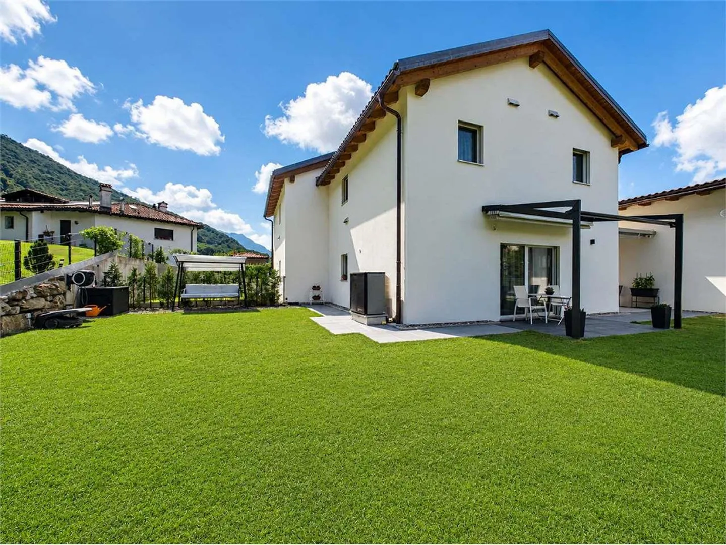 Villa moderne avec grand jardin à Sant'Antonino - Photo 7 sur 13