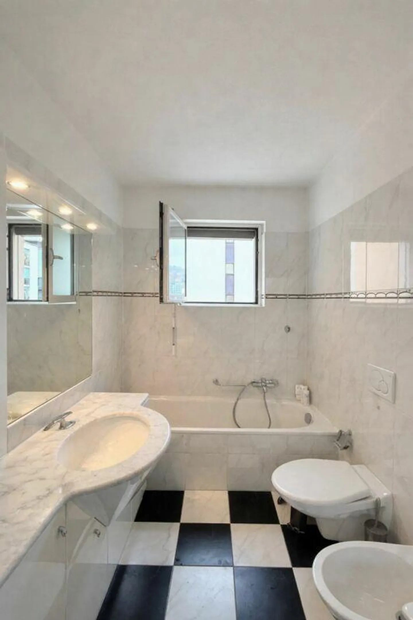Prestigious Residence 3.5 Rooms Viganello - Strategic Location - Photo 9 of 10