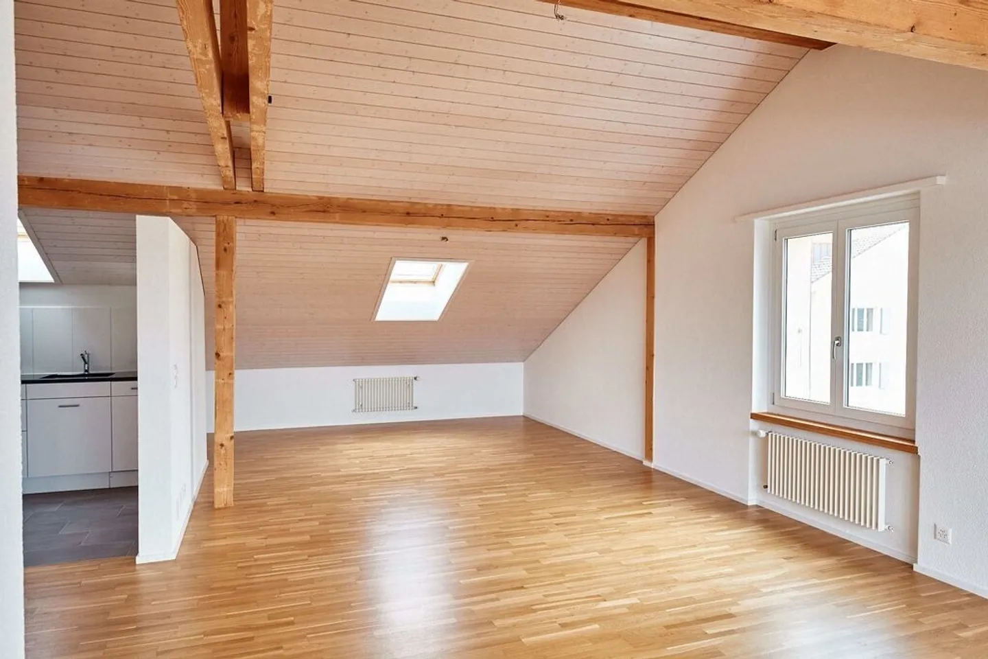 Einzigartige Dachwohnung! - Foto 2 von 5