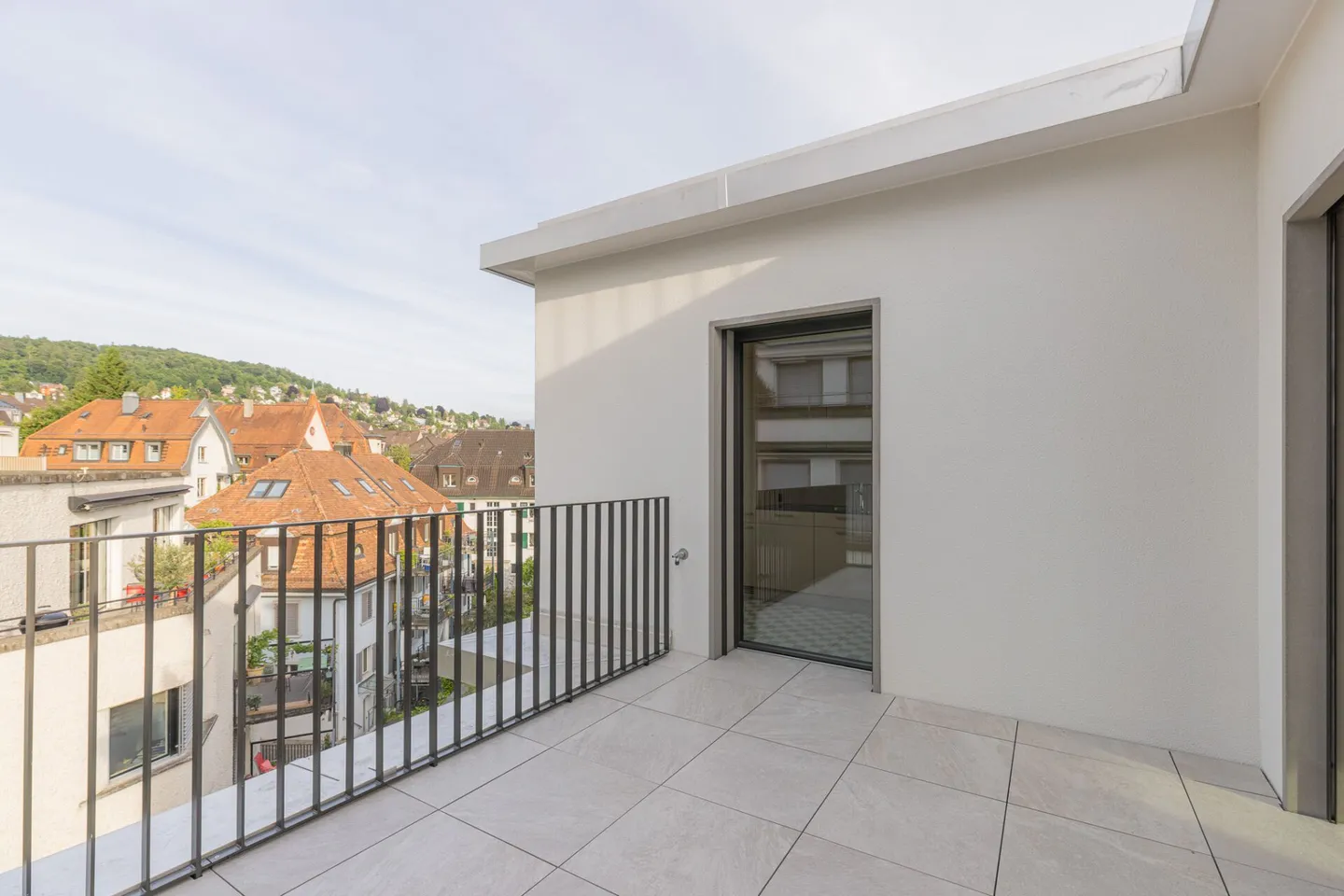 Esclusivo appartamento attico di 3,5 locali con terrazza sul tetto e vista lago - Foto 7 di 16