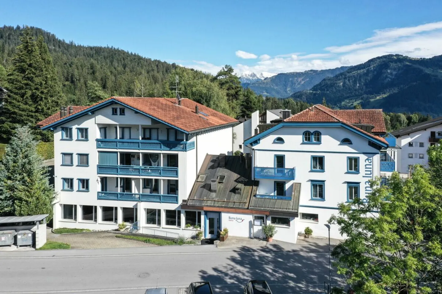 Appartamento (vacanze) di 3,5 stanze recentemente ristrutturato a Laax - Foto 2 di 10