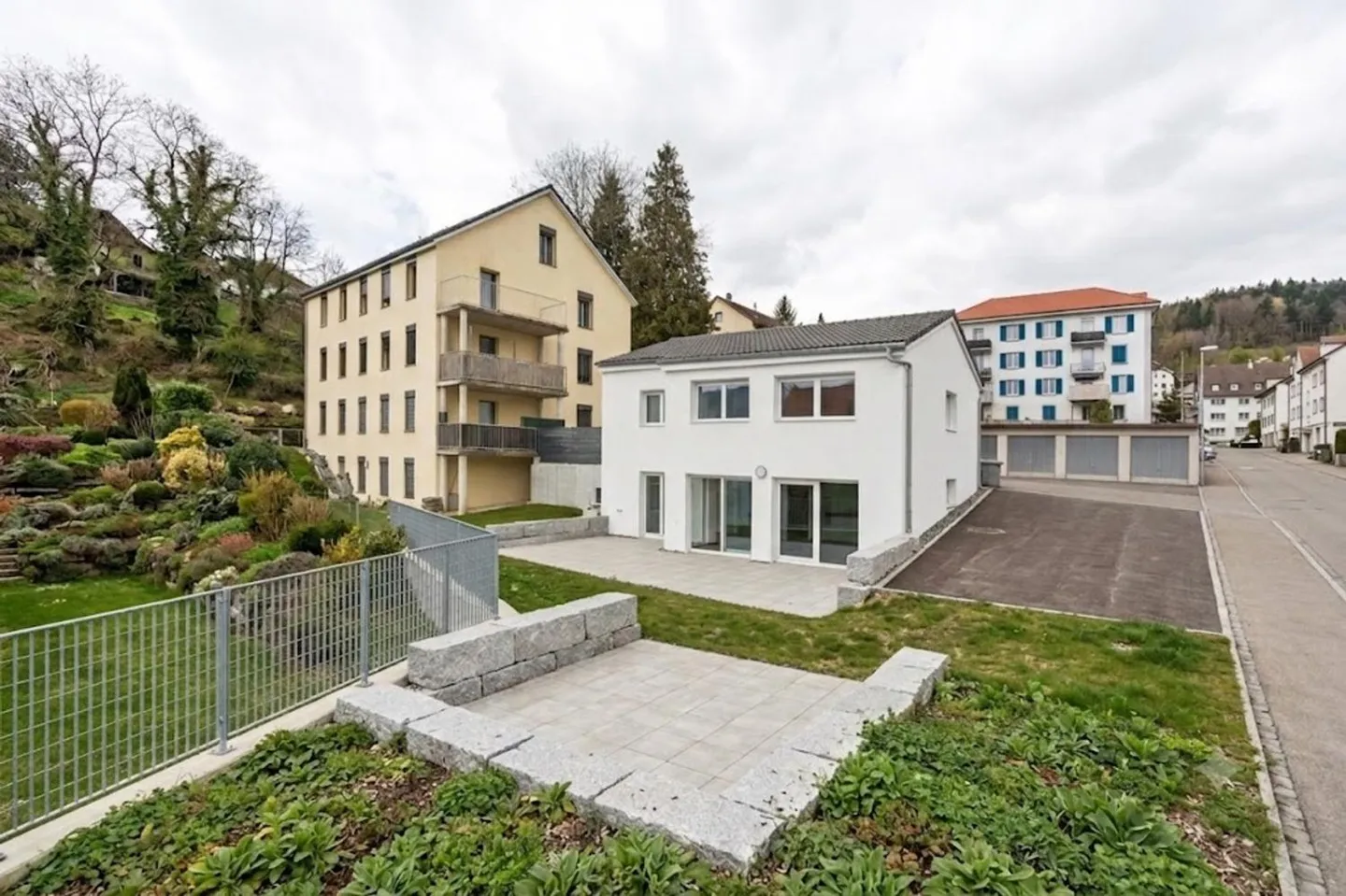 Accessible Excellence: Your New Villa from CHF 800.- per month - Photo 1 of 13