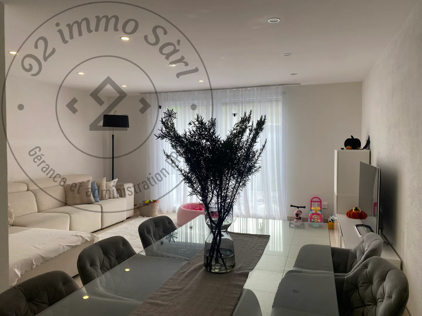 4.5-room semi-detached villa with private garden in Prez-vers-Noreaz - Photo 3 of 10