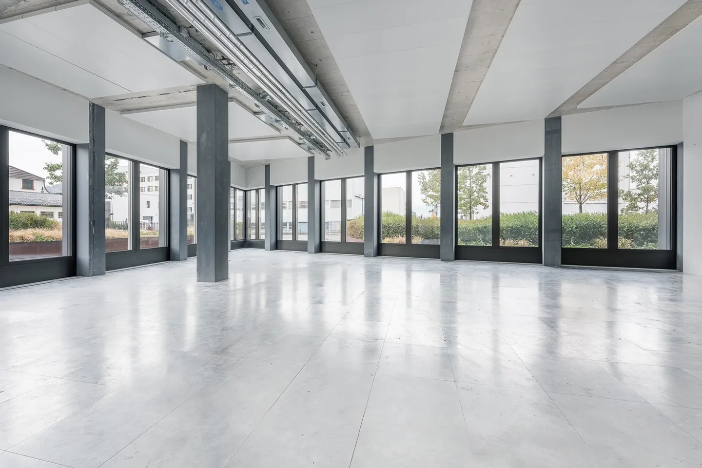 «Ceres Tower - Il tuo ufficio rappresentativo al piano terra» - Foto 3 di 9