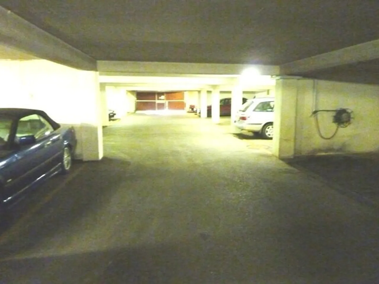 Einstellplätze zu vermieten - Foto 2 von 2
