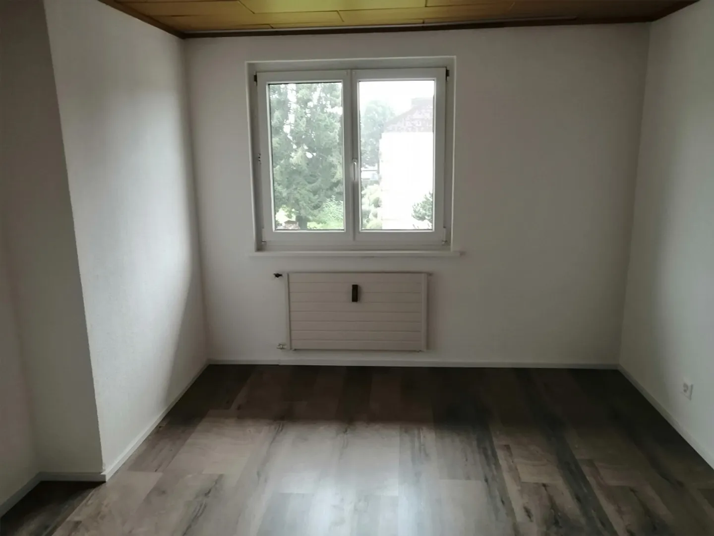 Appartement moderne et calme de 2,5 pièces avec balcon - Photo 5 sur 7