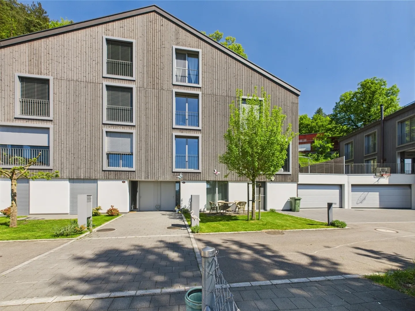 Maison moderne et spacieuse pour la famille avec appartement de 1,5 pièce - Photo 1 sur 13