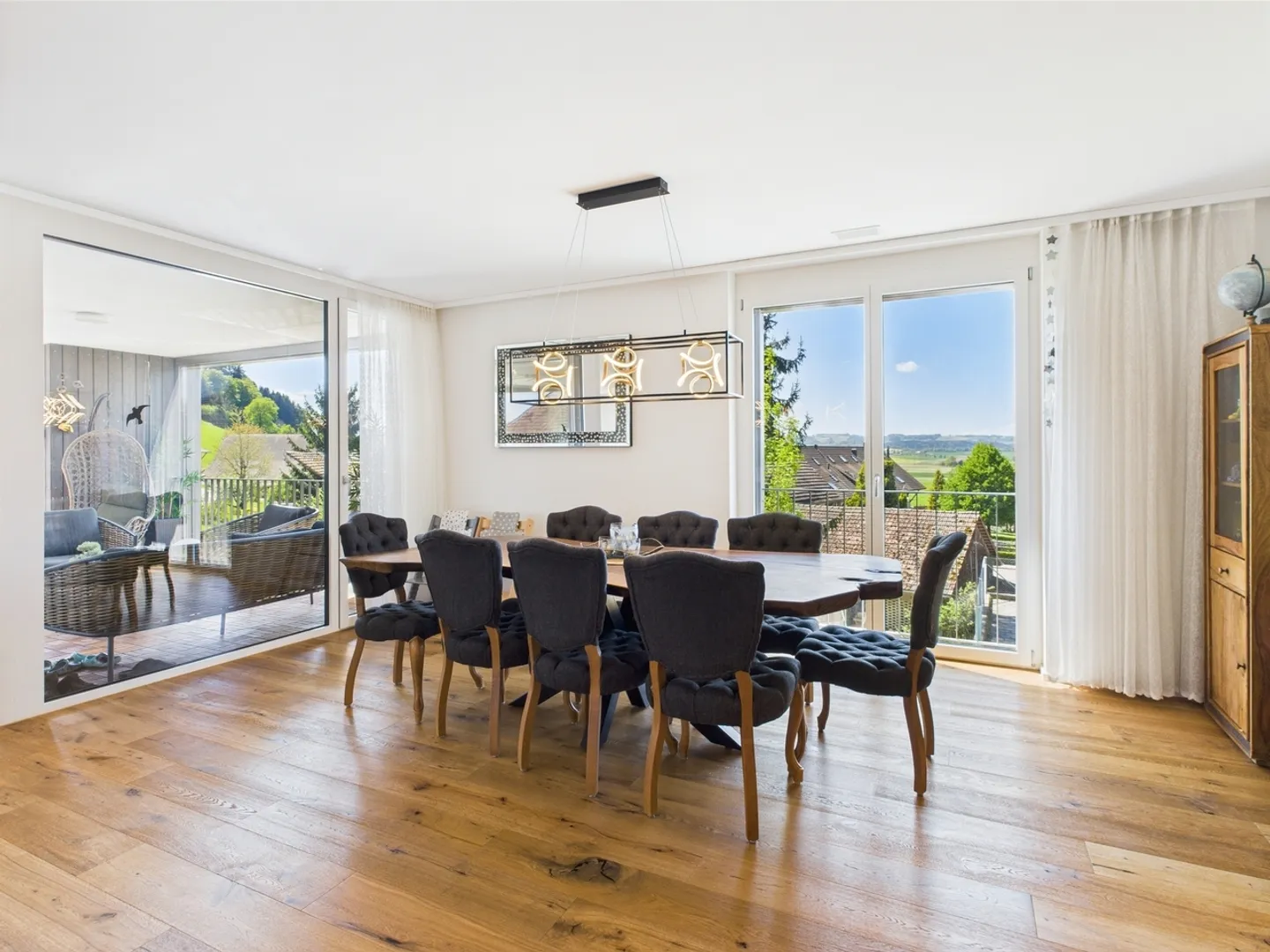 Maison moderne et spacieuse pour la famille avec appartement de 1,5 pièce - Photo 4 sur 13