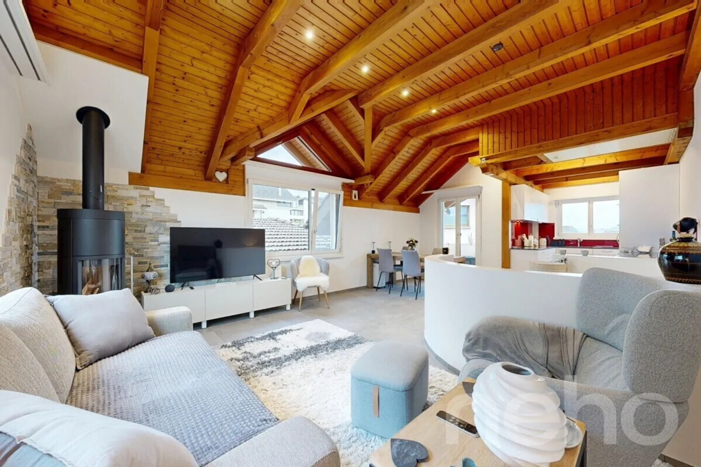 Charmantes Doppeleinfamilienhaus mit Solarenergie - Foto 4 von 13