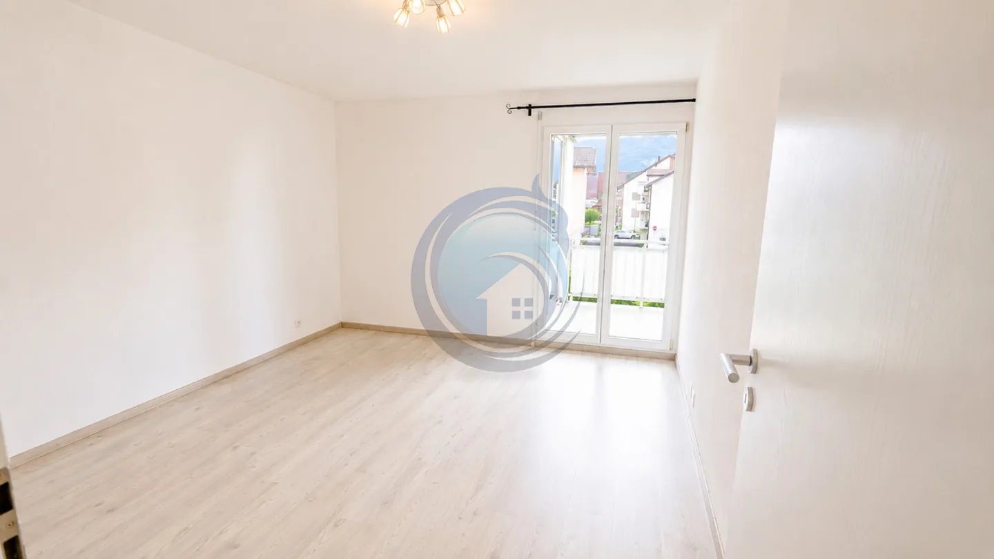 SUPERB DUPLEX CORNER APARTMENT 4.5 ROOMS - TERRACE, BALCONY AND PRIVATE GARDEN - Photo 5 of 15