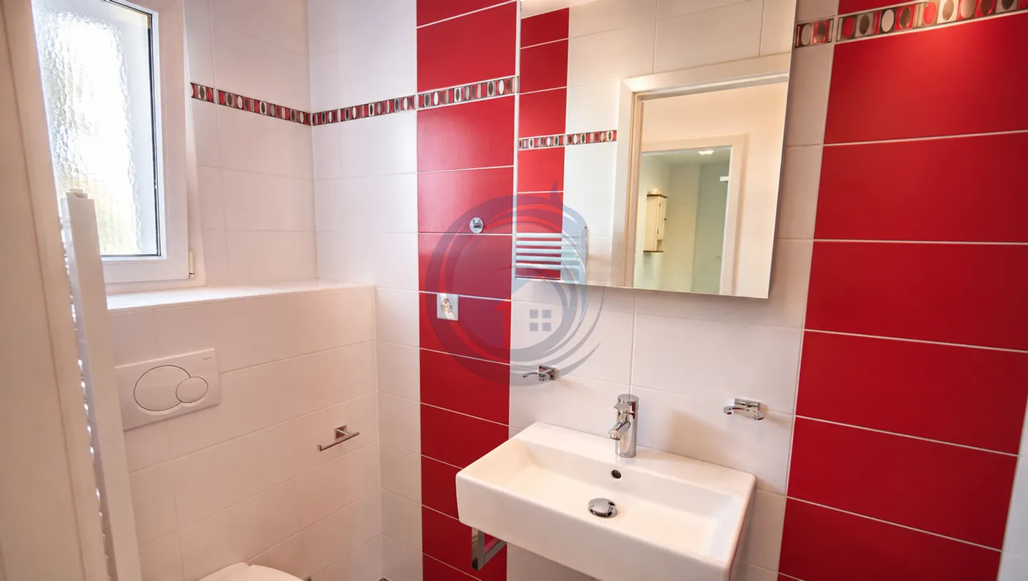 SUPERB DUPLEX CORNER APARTMENT 4.5 ROOMS - TERRACE, BALCONY AND PRIVATE GARDEN - Photo 8 of 15