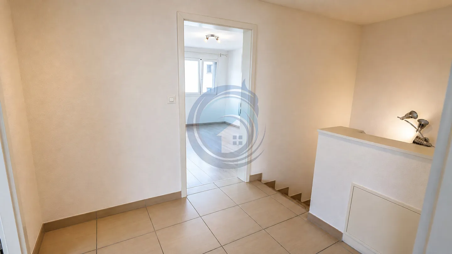 SUPERB DUPLEX CORNER APARTMENT 4.5 ROOMS - TERRACE, BALCONY AND PRIVATE GARDEN - Photo 9 of 15