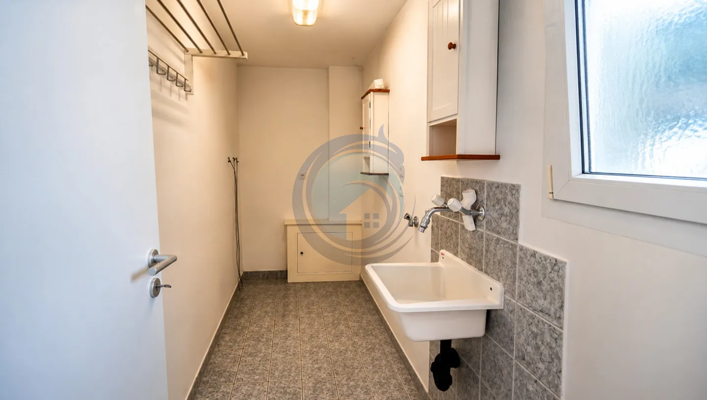 SUPERB DUPLEX CORNER APARTMENT 4.5 ROOMS - TERRACE, BALCONY AND PRIVATE GARDEN - Photo 11 of 15