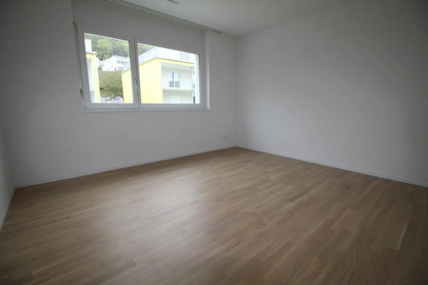 Appartement moderne avec espace de jardin - Photo 5 sur 12