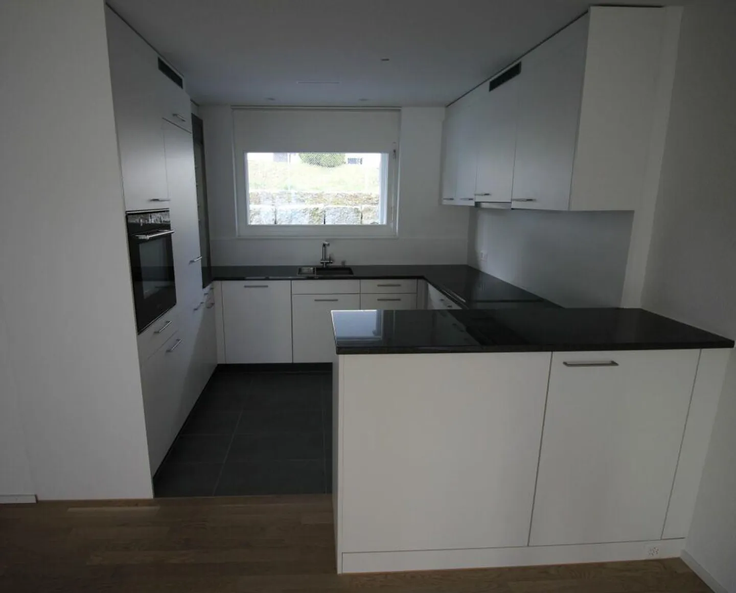 Appartement moderne avec espace de jardin - Photo 2 sur 12