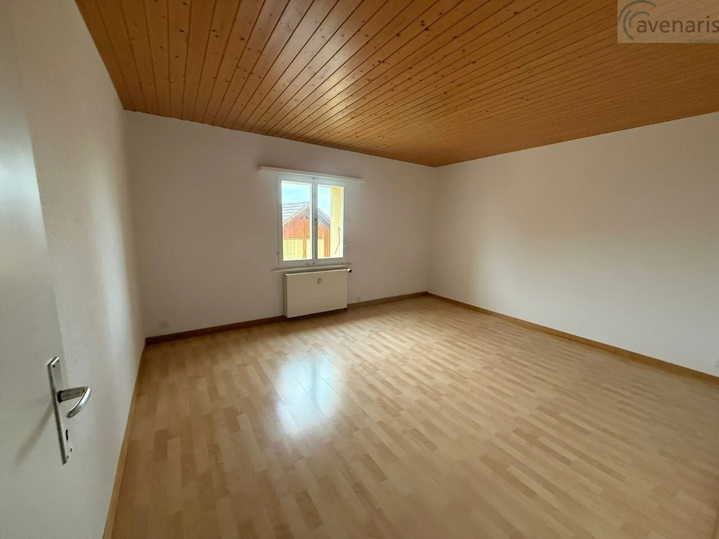 Bright and spacious attic apartment - Photo 3 of 7