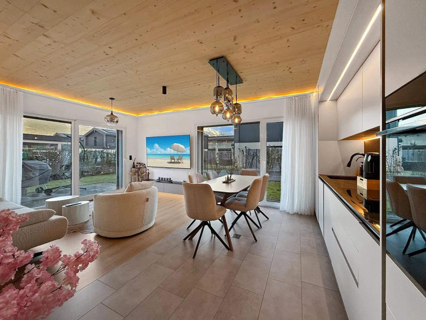 Villa semi-détachée de 3,5 pièces en bois massif - Photo 2 sur 13