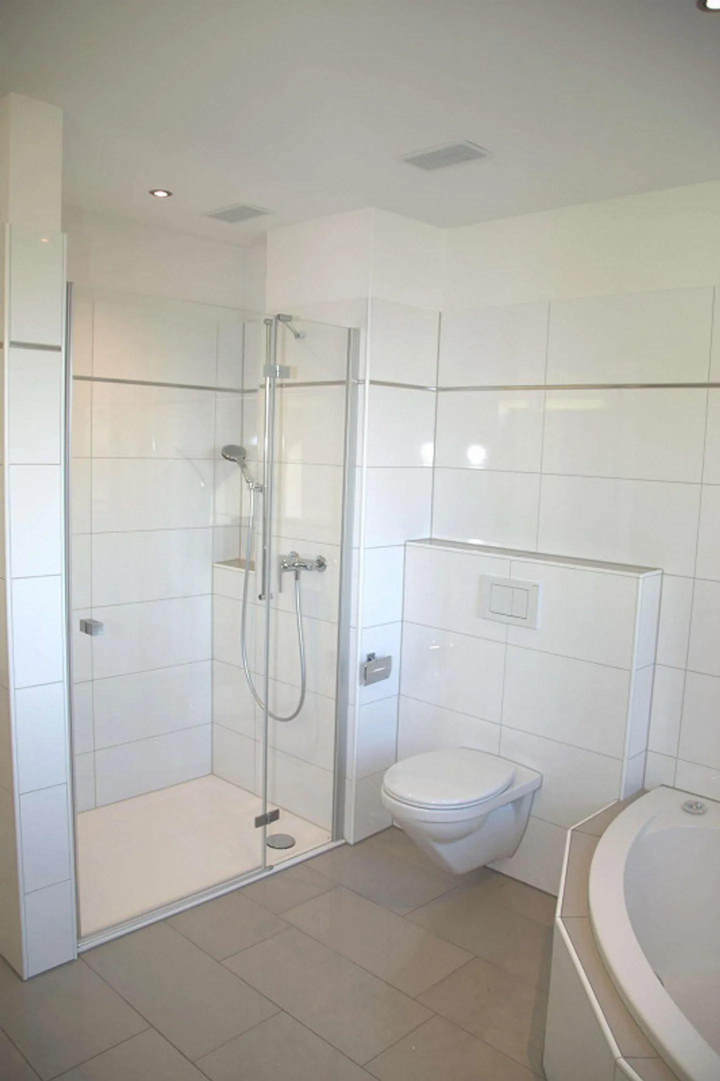 appartement spacieux et lumineux de 3,5 pièces avec galerie - Photo 9 sur 10