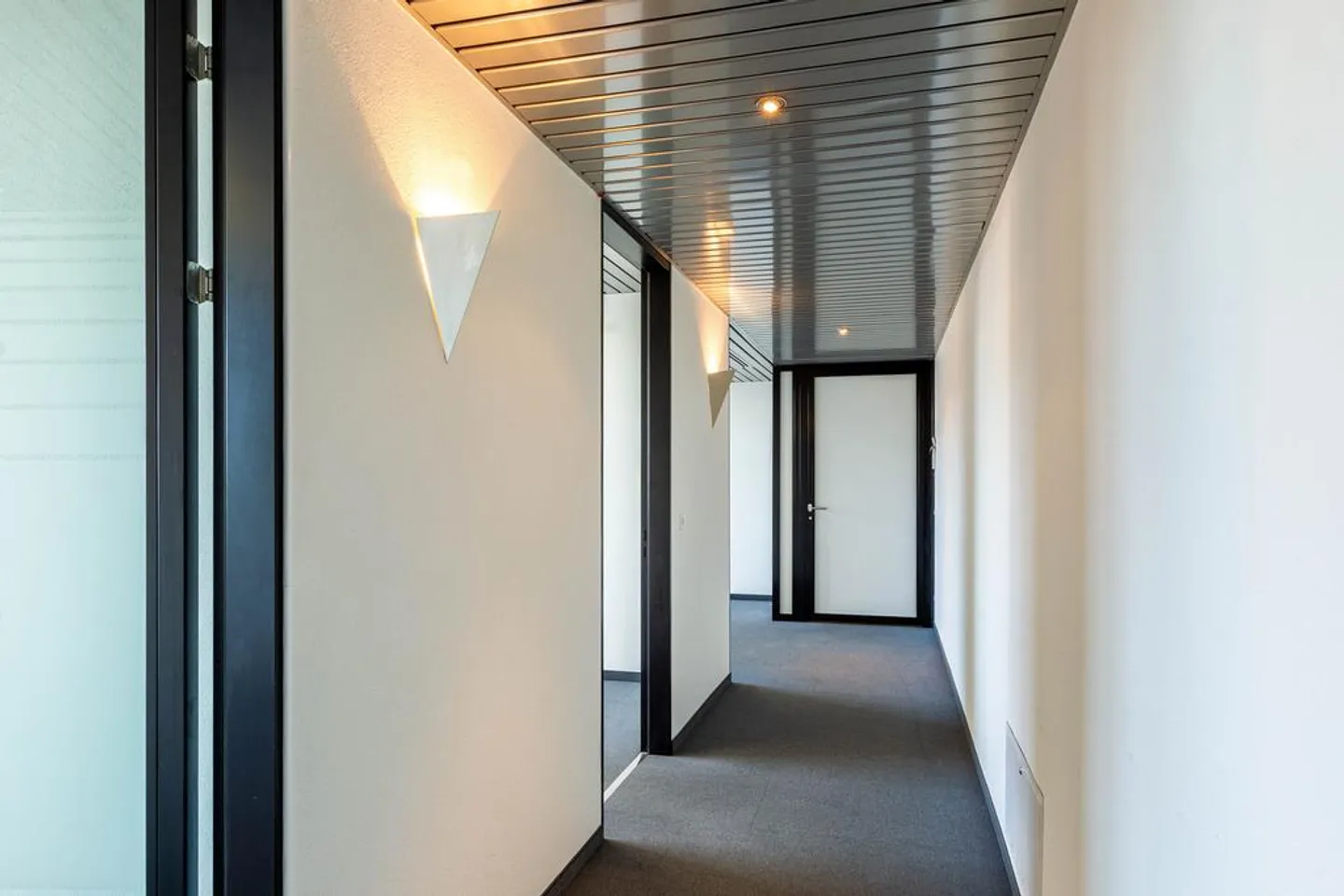 Arbeiten im Herzen von Glattbrugg -zentral, modern, sofort verfügbar! - Foto 3 von 5