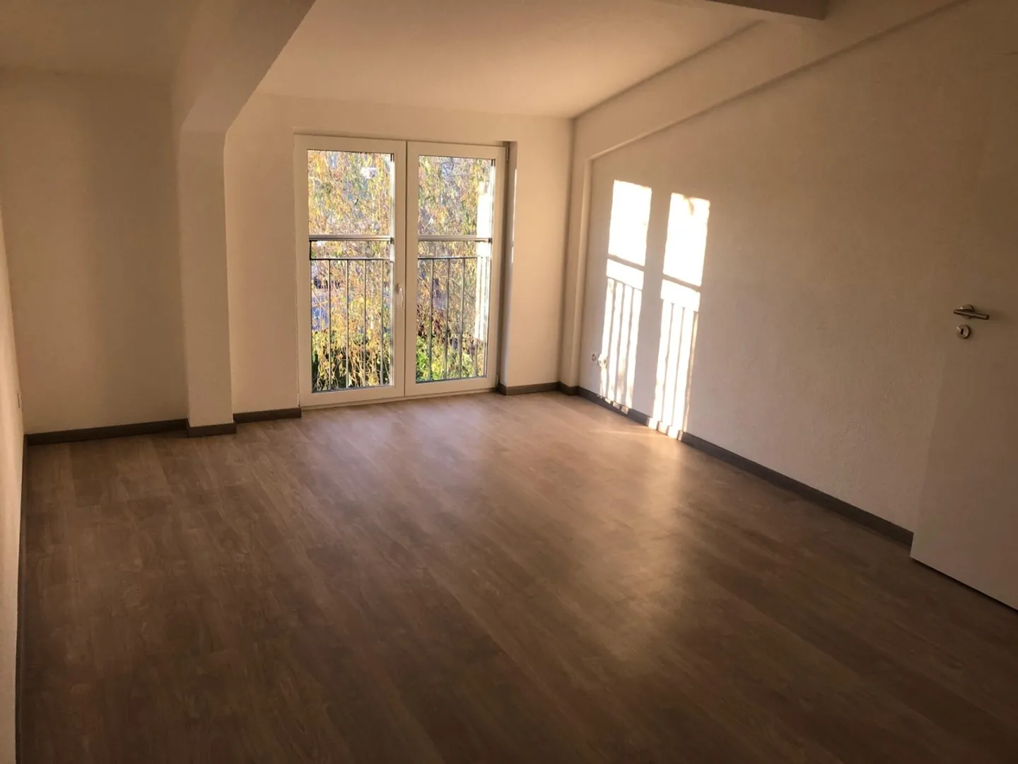 Appartamento moderno di 4,5 stanze con giardino - Foto 2 di 11
