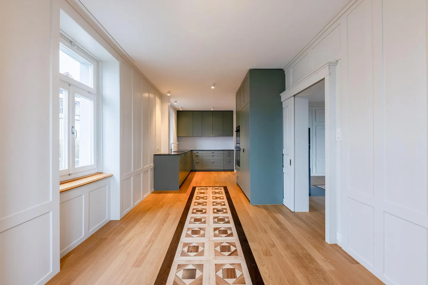 3.5 Room Art Nouveau Apartment with Fantastic City Views - Photo 2 of 9