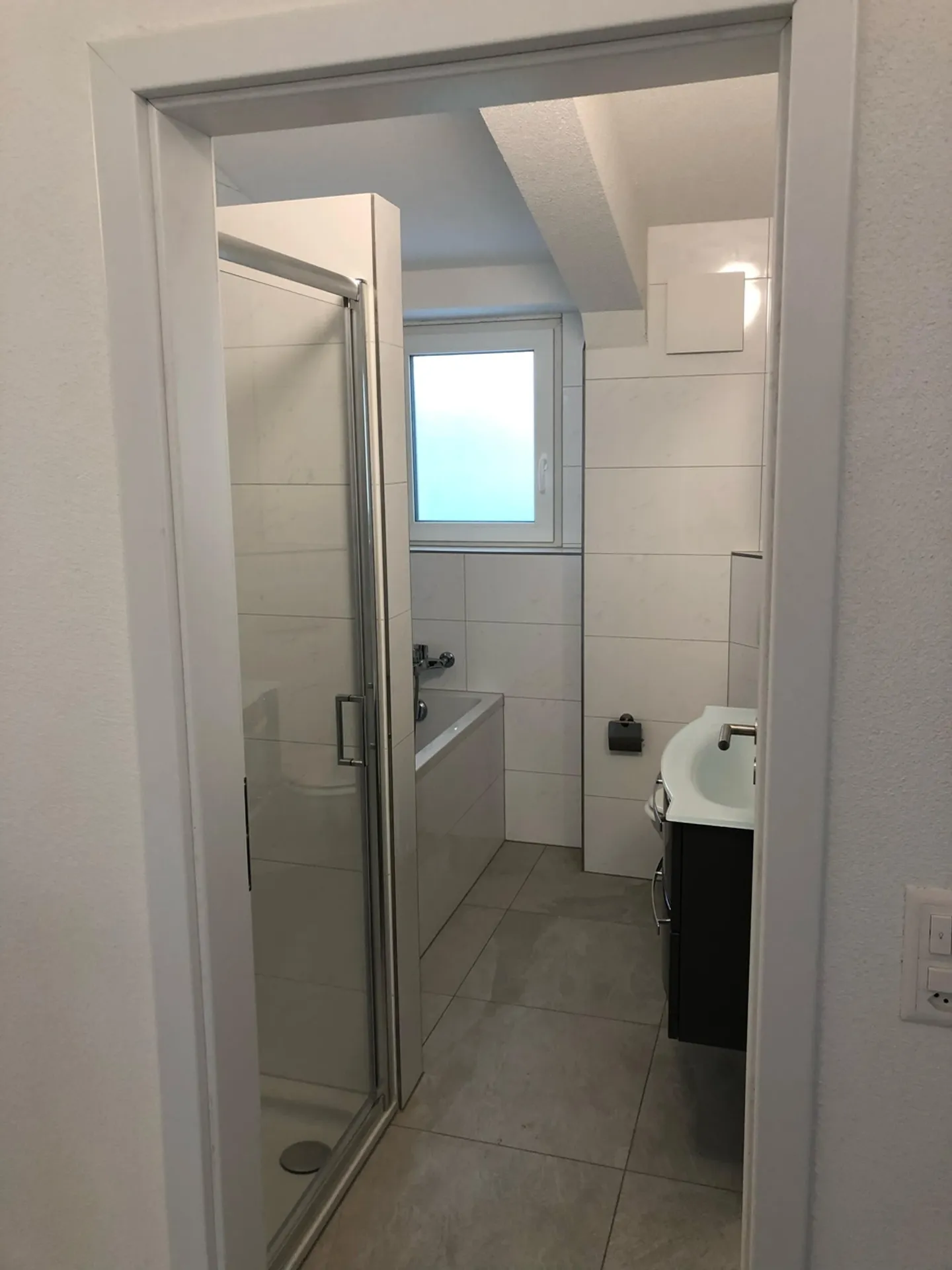 Appartamento moderno di 4,5 stanze con giardino - Foto 7 di 11