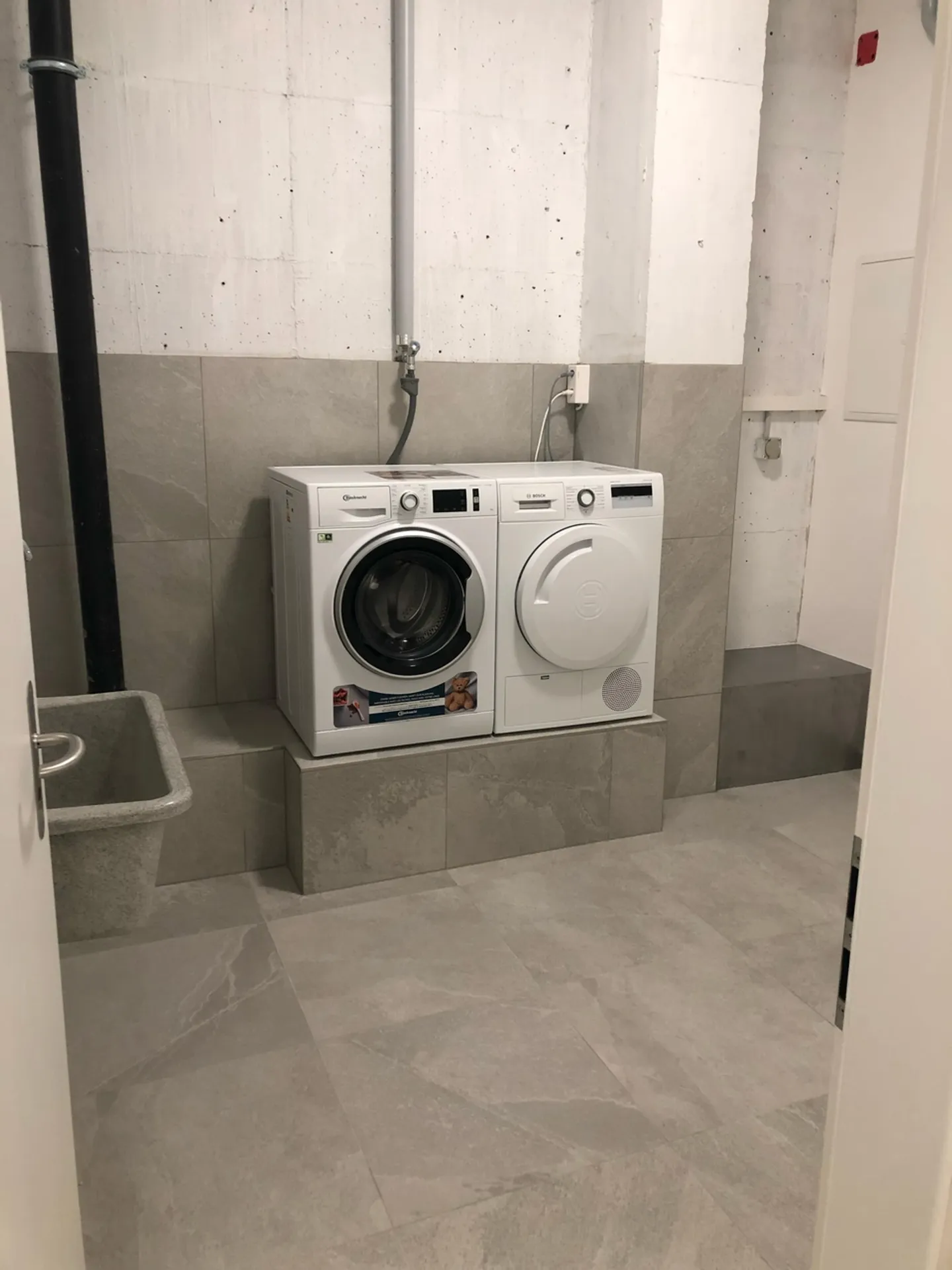 Appartamento moderno di 4,5 stanze con giardino - Foto 8 di 11