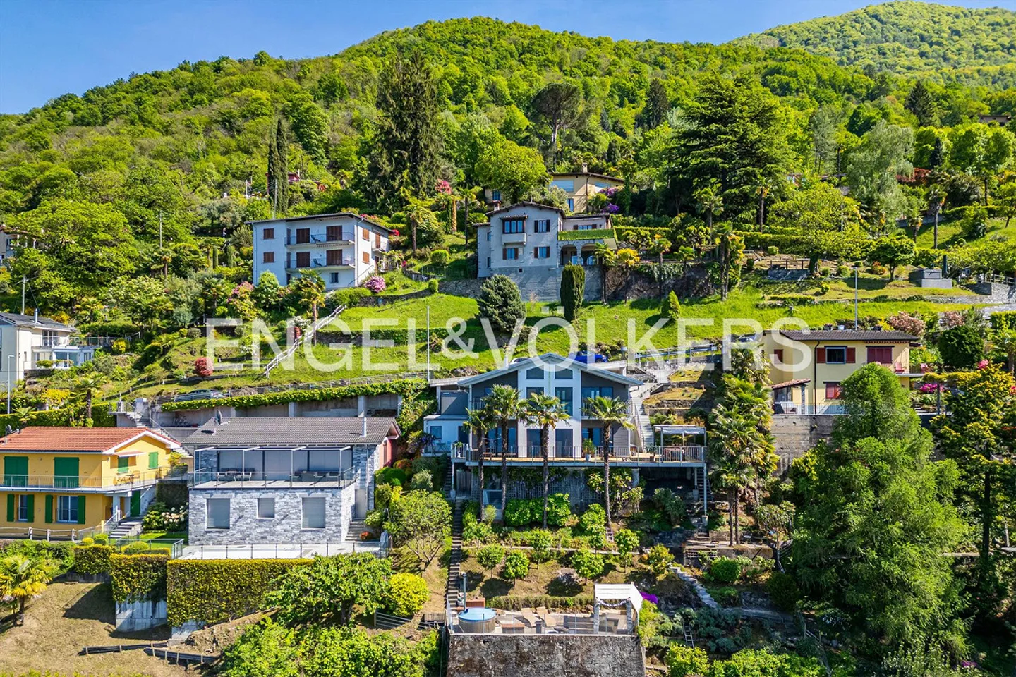 Une maison au bord du lac (8) - Photo 2 sur 12
